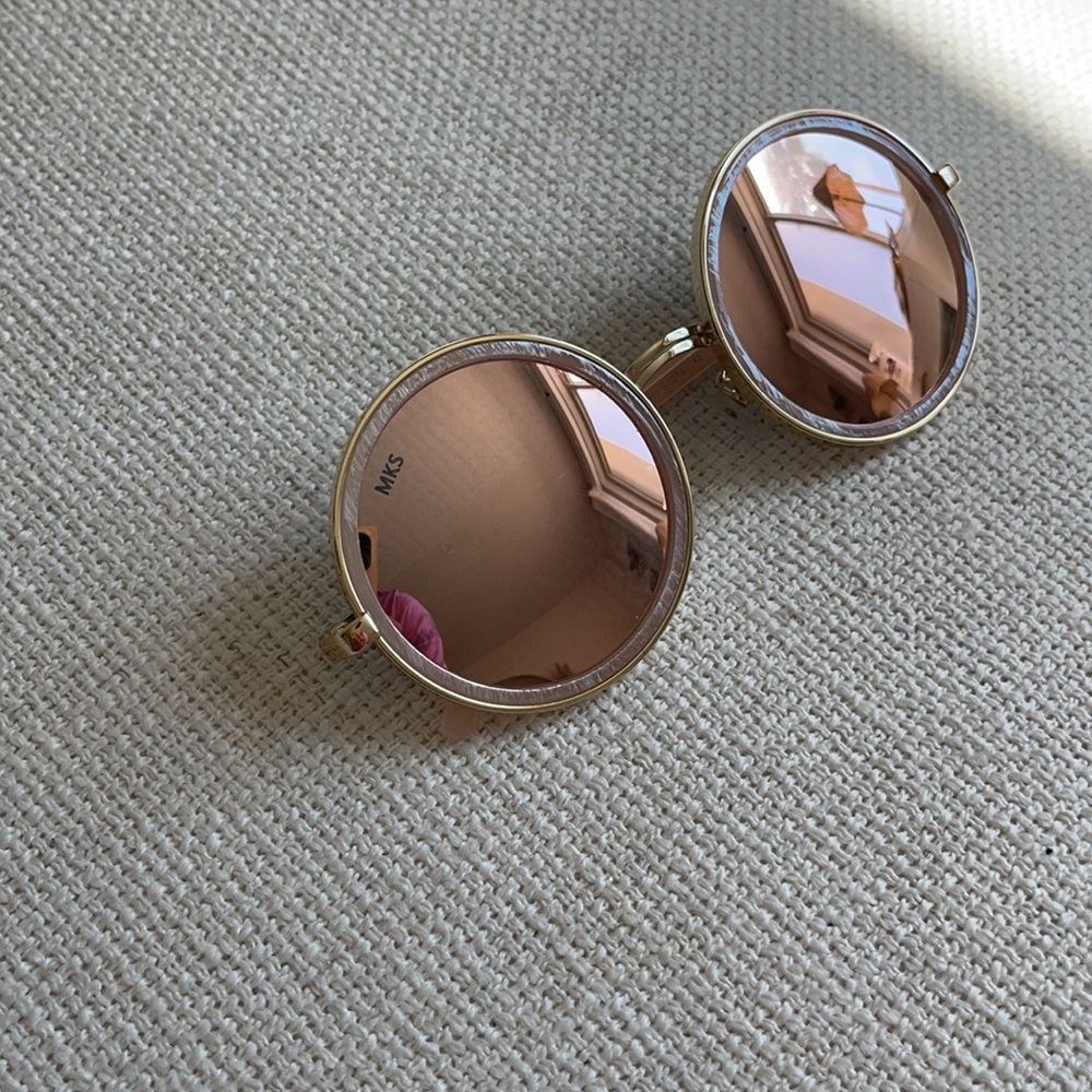 Round Sunglasses - Picture 2 of 6